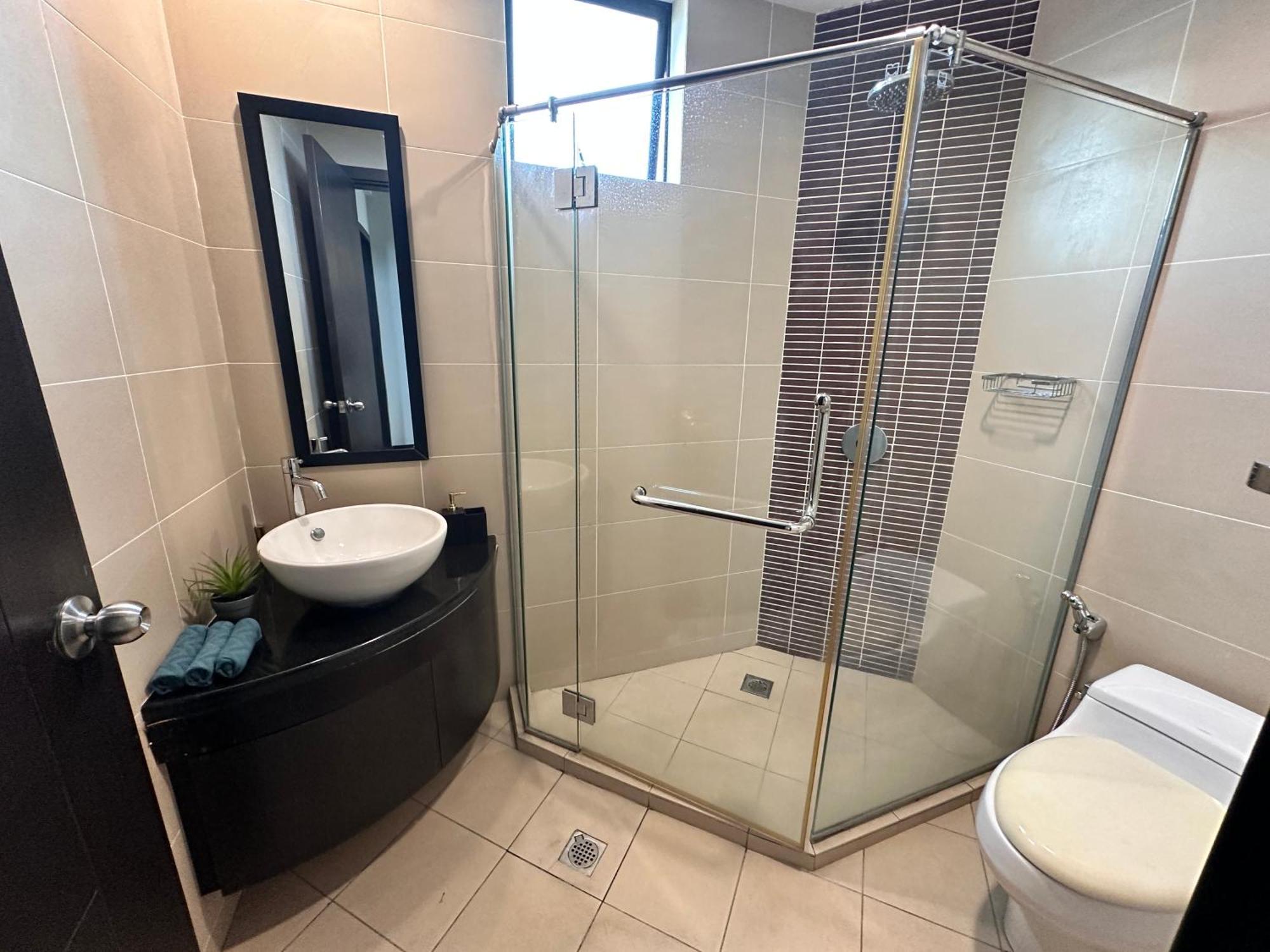 Aa Residen Luxury Condo Homestay 18Mins Walk Tanjung Aru Beach & Golf Course, Not Beach Side Resort Kota Kinabalu Eksteriør billede