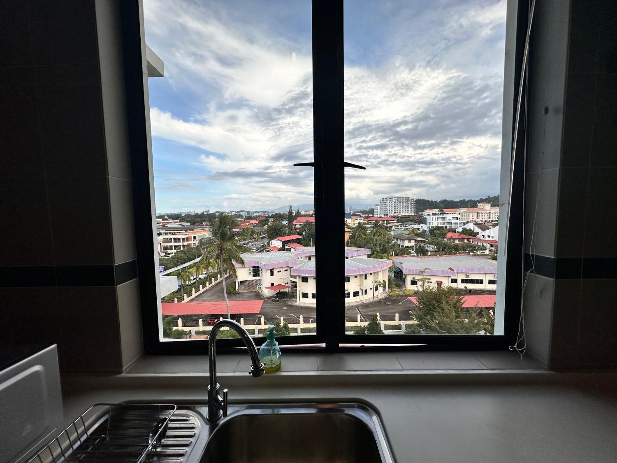 Aa Residen Luxury Condo Homestay 18Mins Walk Tanjung Aru Beach & Golf Course, Not Beach Side Resort Kota Kinabalu Eksteriør billede